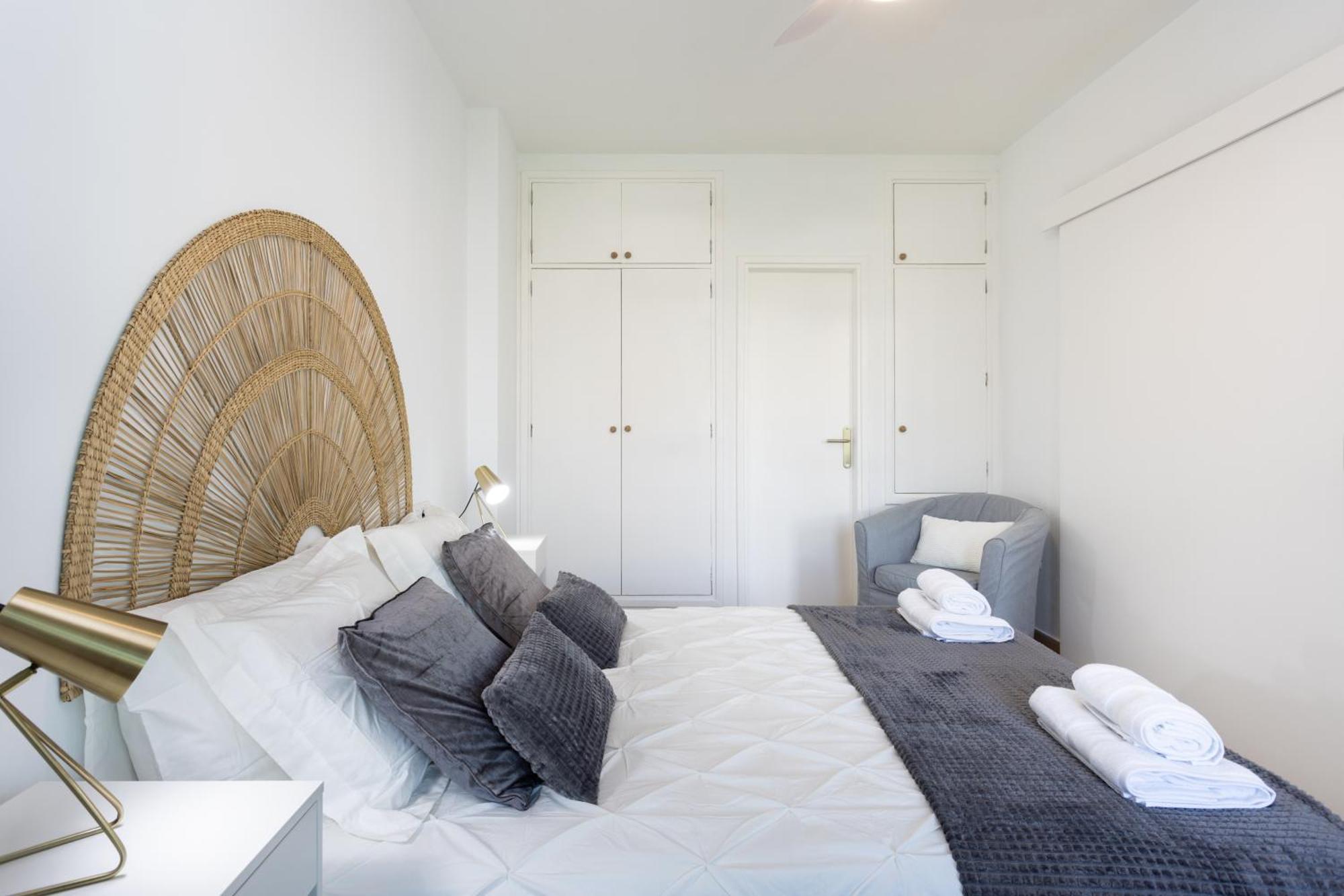 Home2book Stylish & Luminous Cruz Center